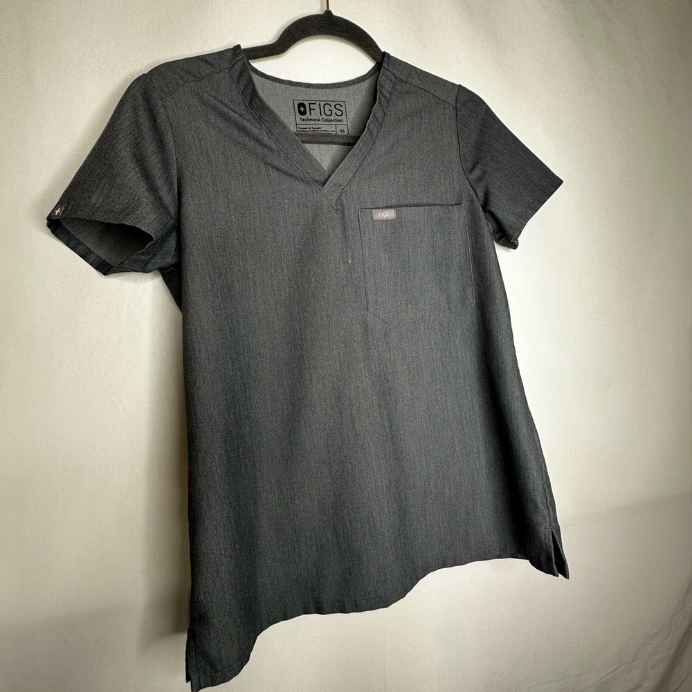 Figs Women's Charcoal Short Sleeve Top